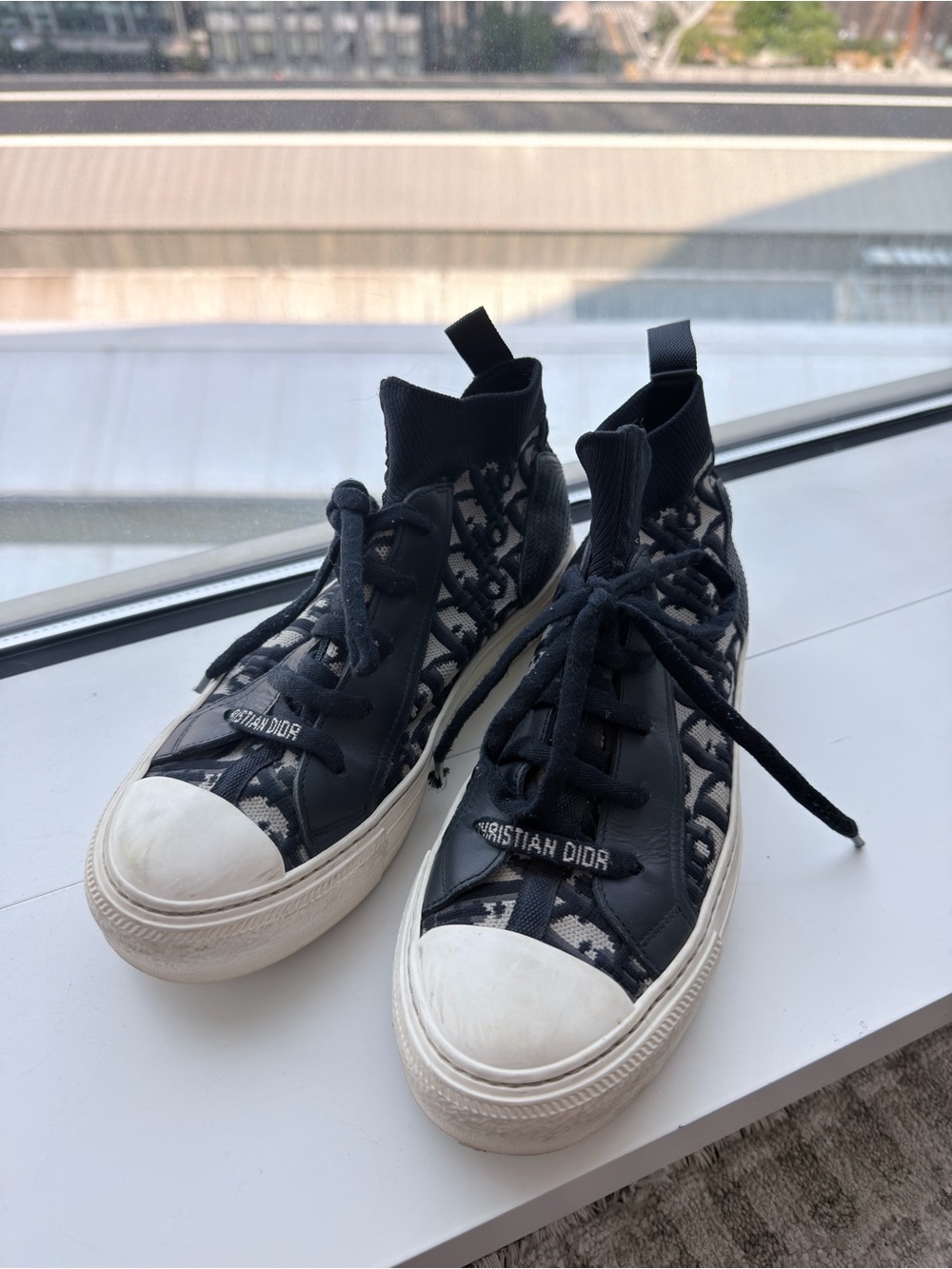 Dior Men’s Black and White High-Top Logo Sneakers